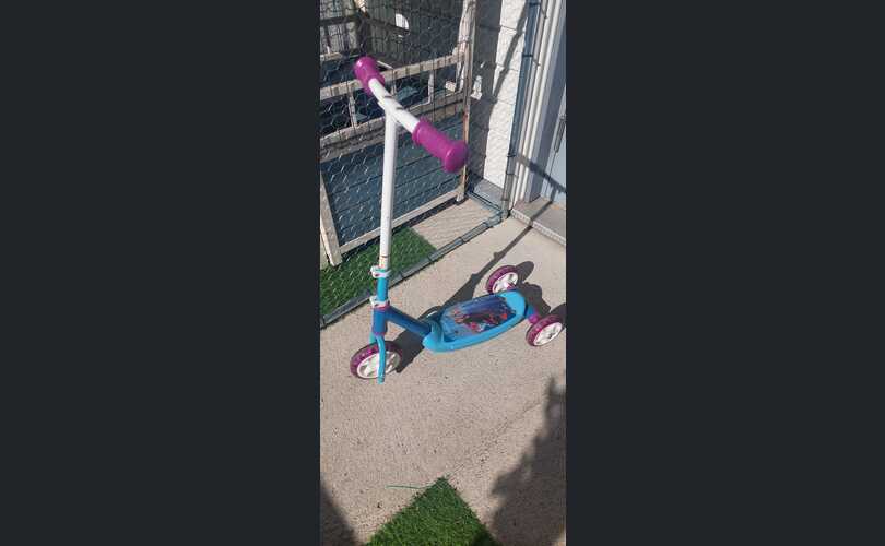 Frozen potkulauta/skuutti-kuva-1